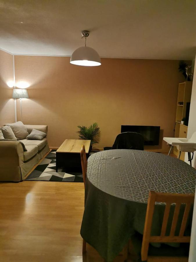 Beau T3 place parking, vue dégagée proche centre Bagnères-de-Luchon Esterno foto