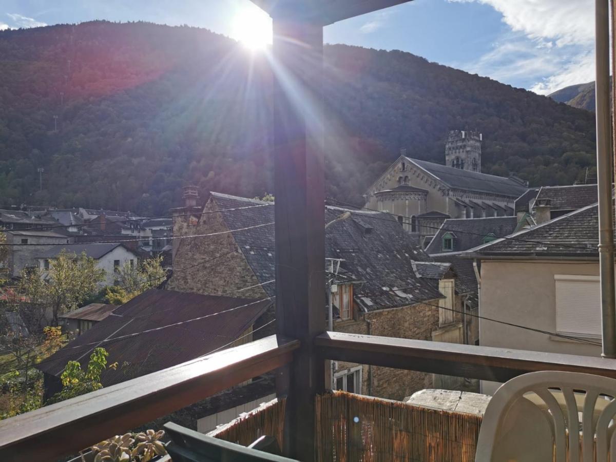 Beau T3 place parking, vue dégagée proche centre Bagnères-de-Luchon Esterno foto