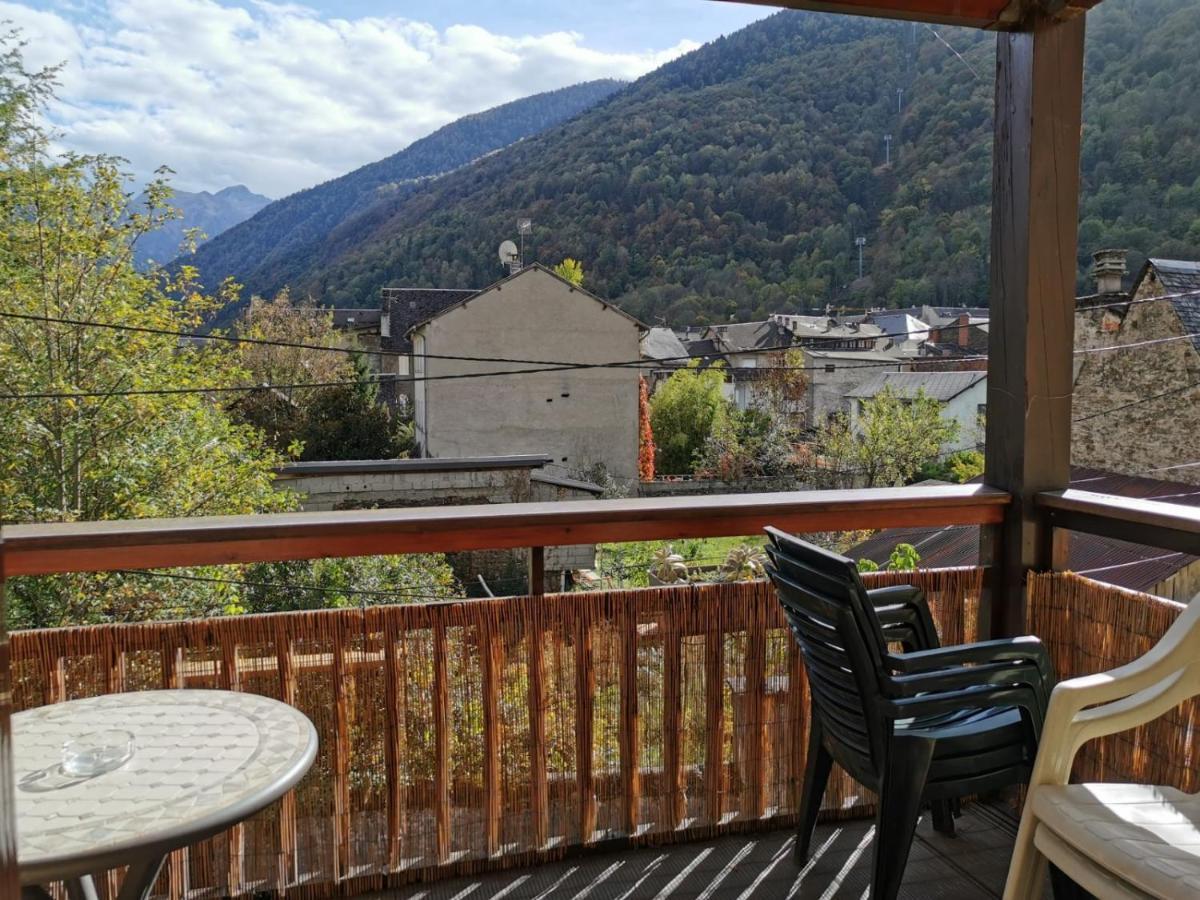Beau T3 place parking, vue dégagée proche centre Bagnères-de-Luchon Esterno foto
