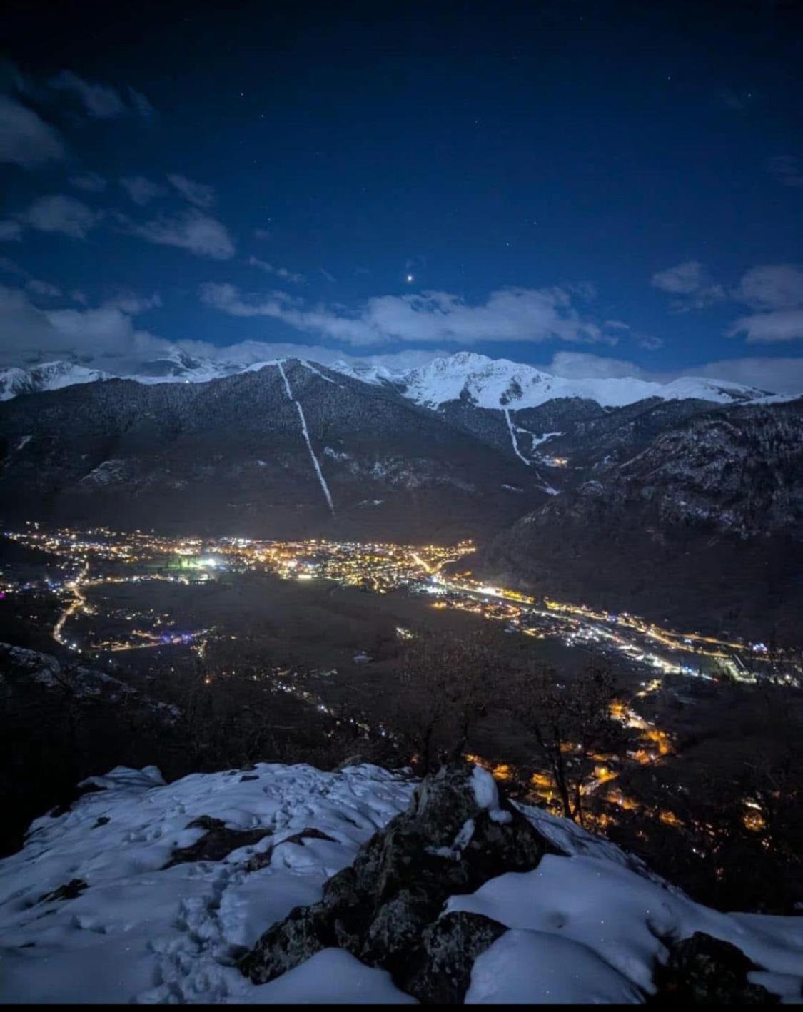 Beau T3 place parking, vue dégagée proche centre Bagnères-de-Luchon Esterno foto